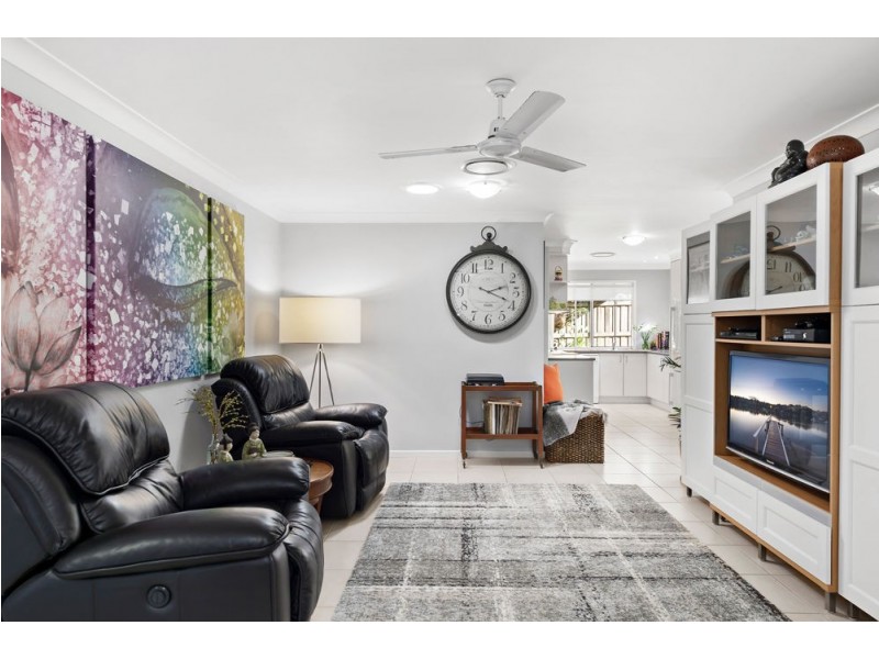 8 Confluence Court, Eatons Hill QLD 4037