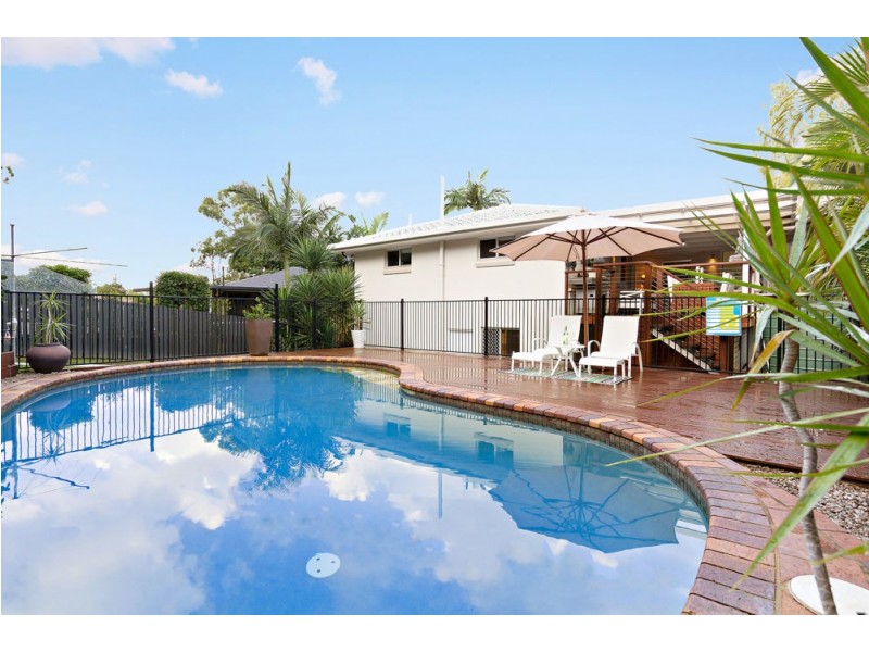 15 Yathong Court, Arana Hills QLD 4054