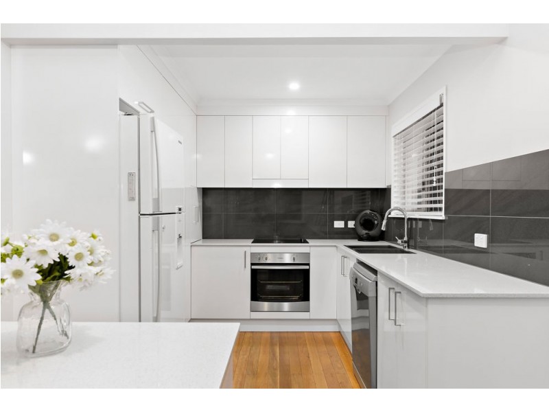 15 Yathong Court, Arana Hills QLD 4054