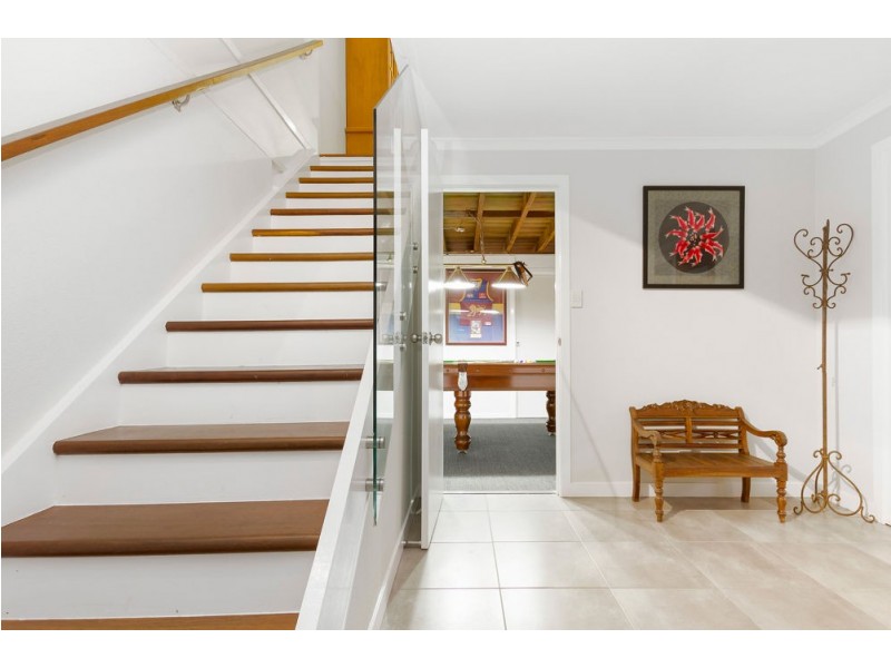 15 Yathong Court, Arana Hills QLD 4054