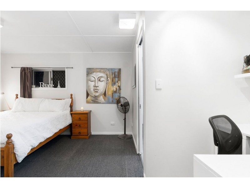 15 Yathong Court, Arana Hills QLD 4054