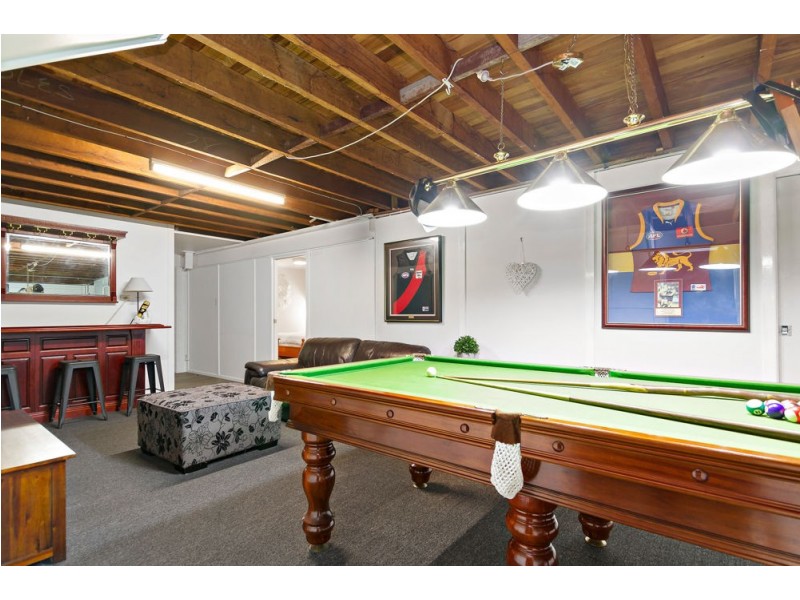 15 Yathong Court, Arana Hills QLD 4054