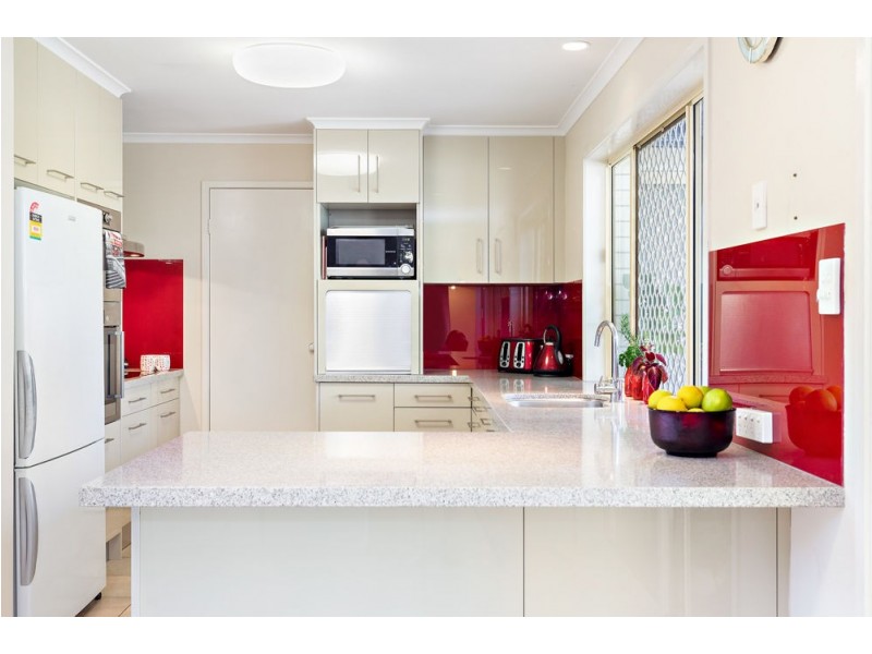 30 Listonia Drive, Albany Creek QLD 4035