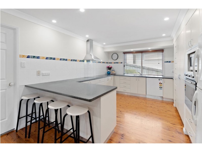 4 Glenwood Place, Ferny Hills QLD 4055