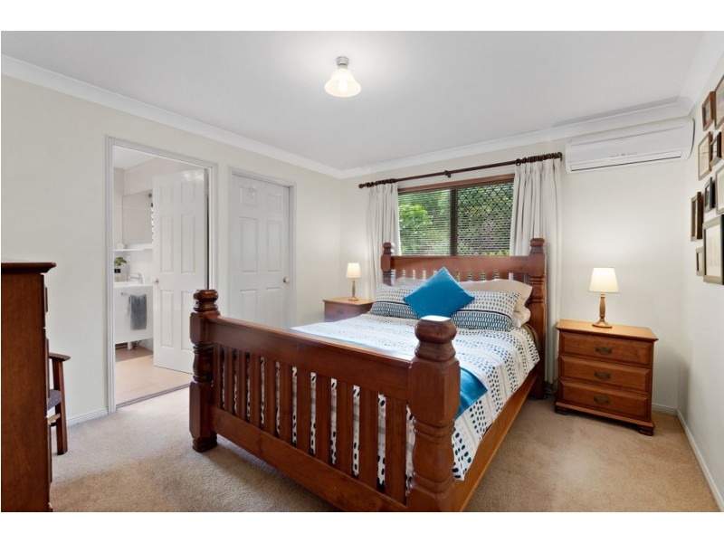 4 Glenwood Place, Ferny Hills QLD 4055