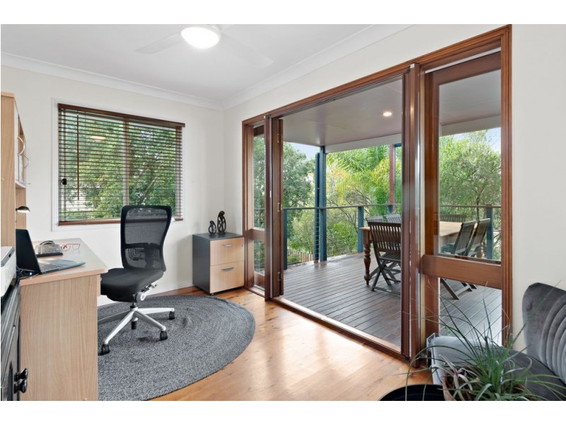 4 Glenwood Place, Ferny Hills QLD 4055