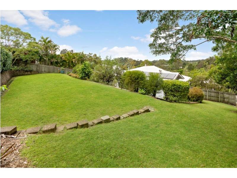 4 Glenwood Place, Ferny Hills QLD 4055