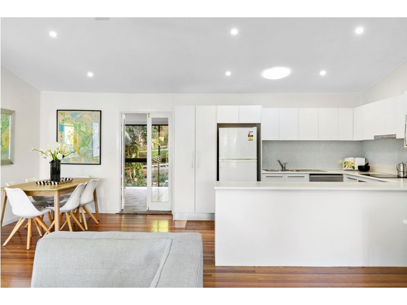 31 Bunora Avenue, Ferny Hills QLD 4055