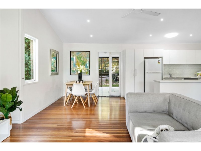 31 Bunora Avenue, Ferny Hills QLD 4055