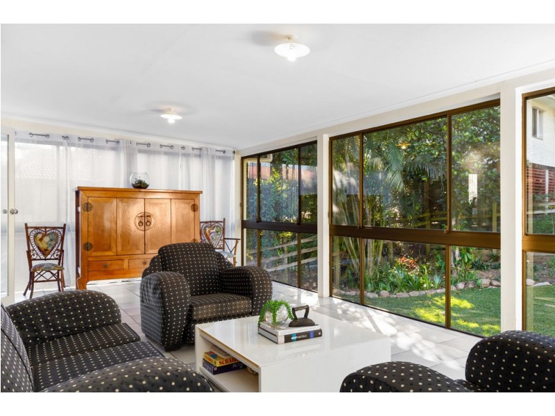 31 Bunora Avenue, Ferny Hills QLD 4055