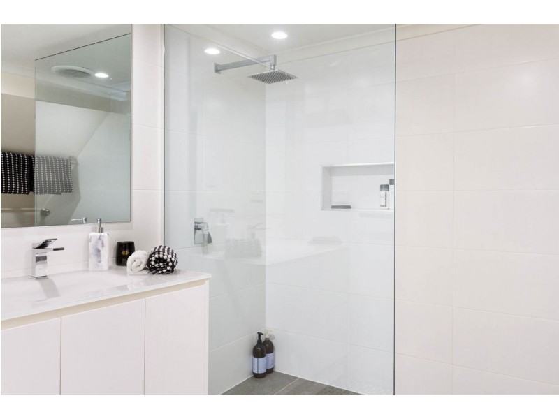 31 Bunora Avenue, Ferny Hills QLD 4055