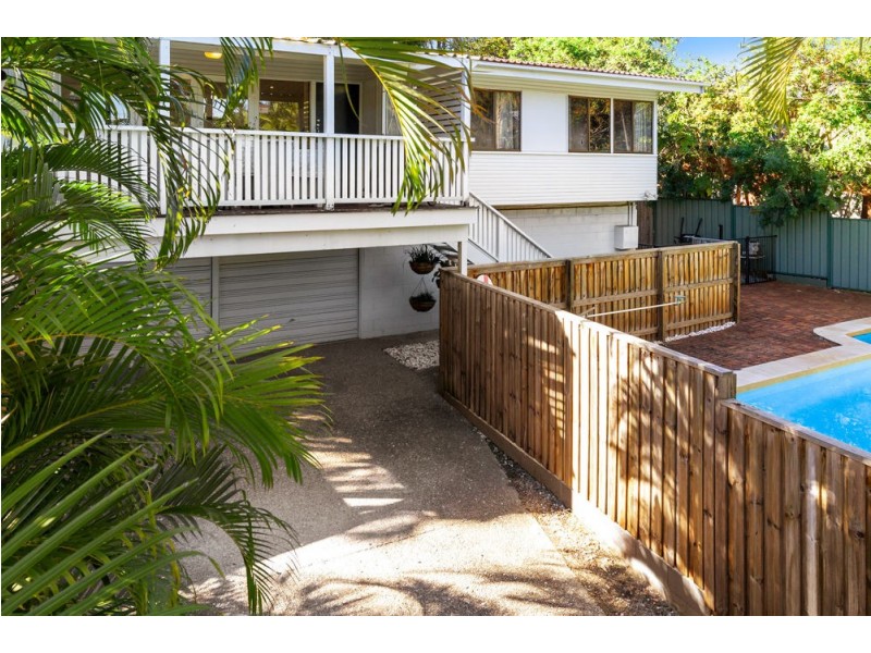 31 Bunora Avenue, Ferny Hills QLD 4055