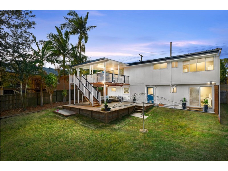 53 Yanderra Avenue, Arana Hills QLD 4054