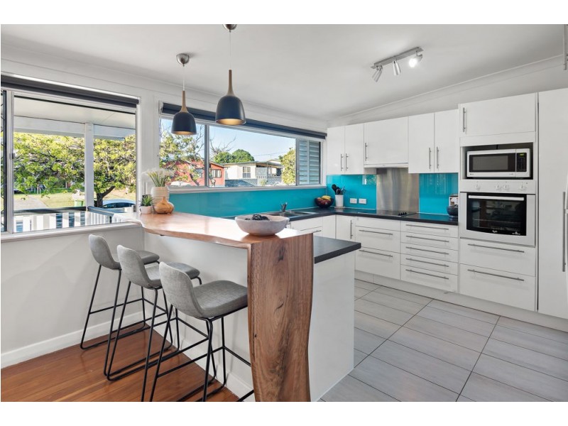 53 Yanderra Avenue, Arana Hills QLD 4054