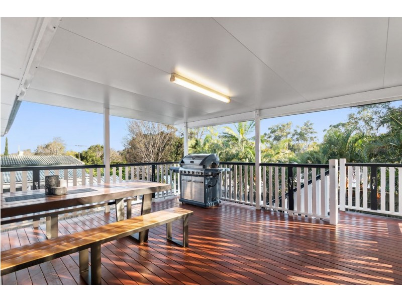 53 Yanderra Avenue, Arana Hills QLD 4054