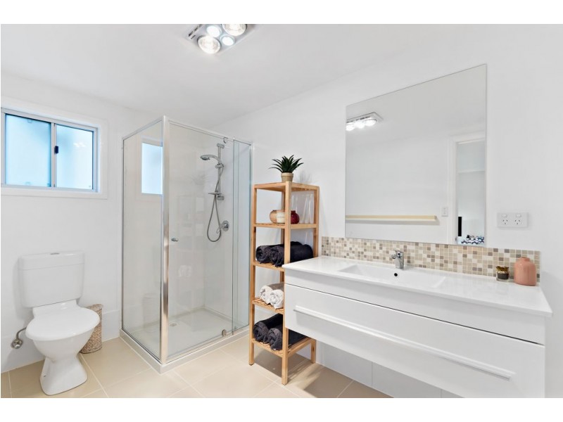 53 Yanderra Avenue, Arana Hills QLD 4054