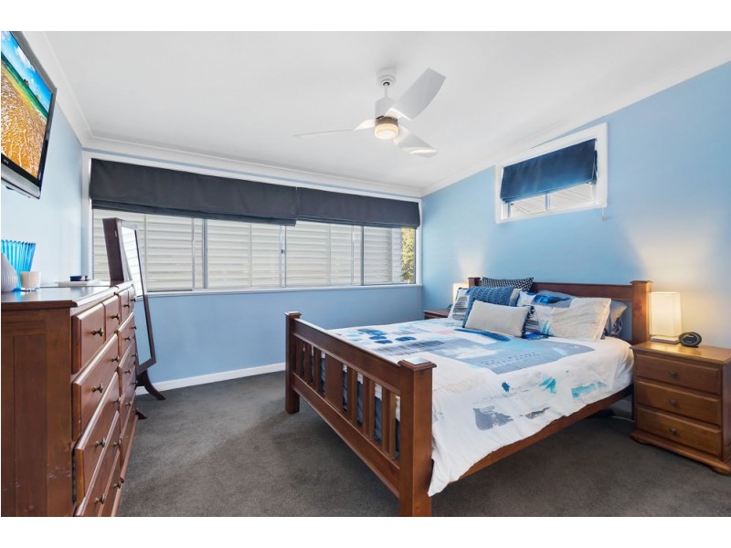 53 Yanderra Avenue, Arana Hills QLD 4054