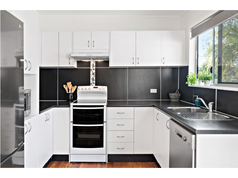 1123 South Pine Road, Arana Hills QLD 4054