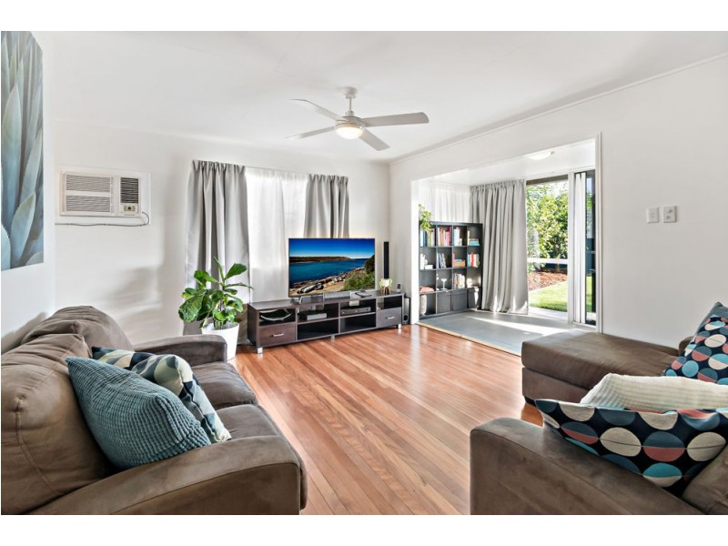 1123 South Pine Road, Arana Hills QLD 4054