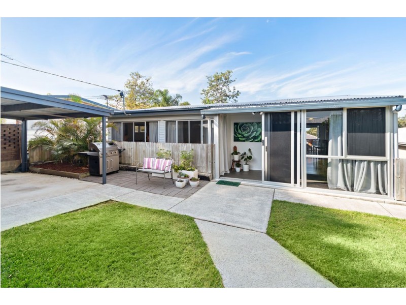 1123 South Pine Road, Arana Hills QLD 4054