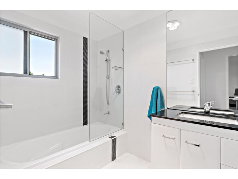 1123 South Pine Road, Arana Hills QLD 4054