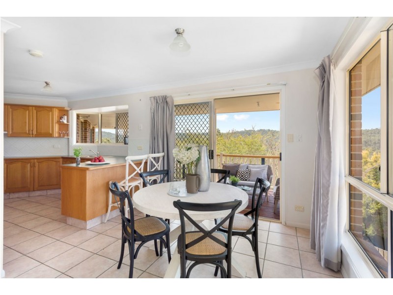 49 Falconglen Place, Ferny Grove QLD 4055