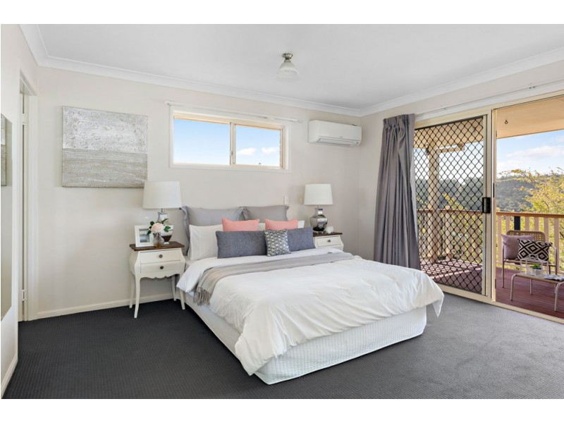 49 Falconglen Place, Ferny Grove QLD 4055