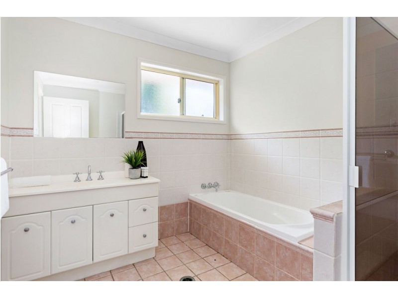 49 Falconglen Place, Ferny Grove QLD 4055