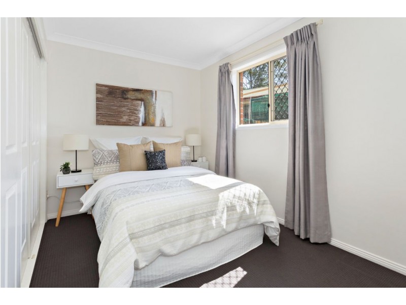 49 Falconglen Place, Ferny Grove QLD 4055