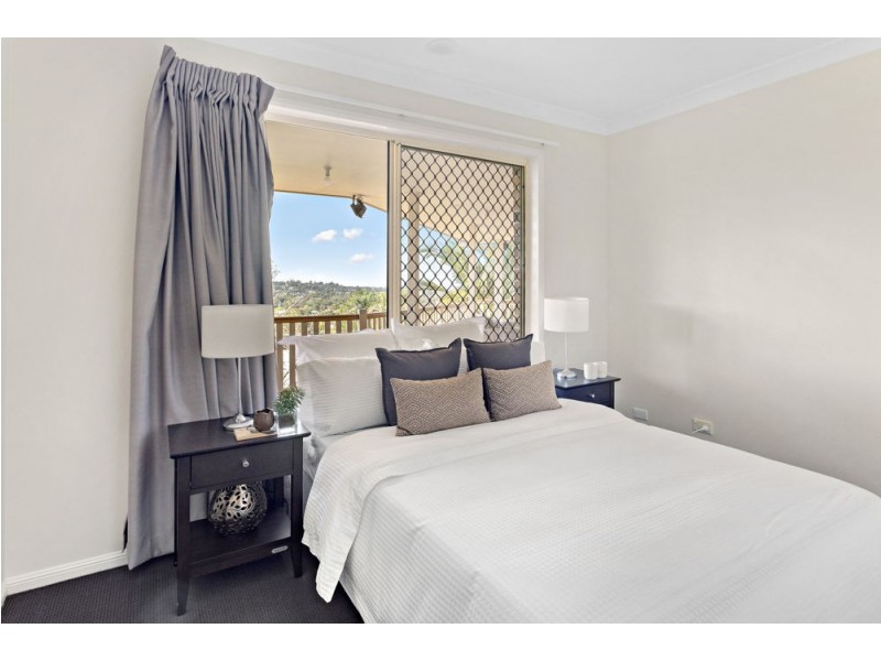 49 Falconglen Place, Ferny Grove QLD 4055