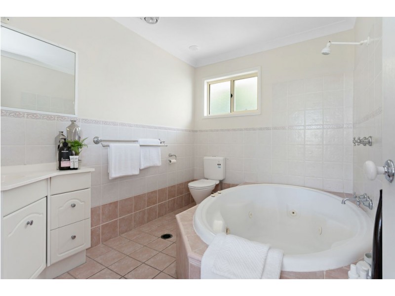 49 Falconglen Place, Ferny Grove QLD 4055