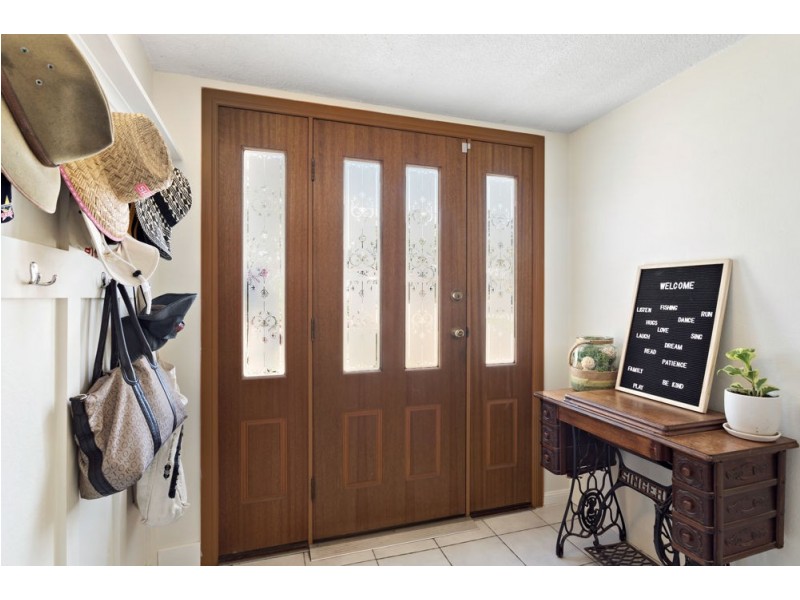 37 Caesar Road, Ferny Hills QLD 4055