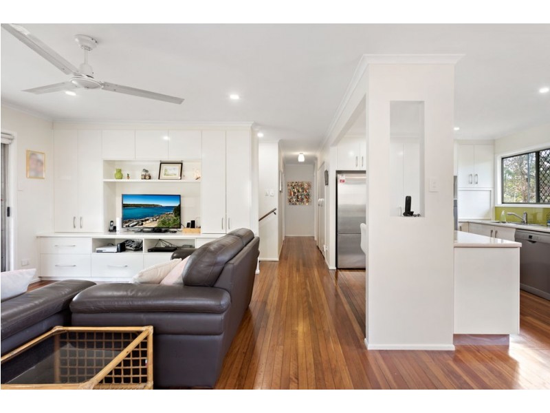 37 Caesar Road, Ferny Hills QLD 4055