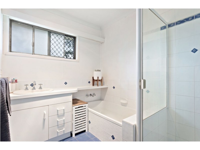 37 Caesar Road, Ferny Hills QLD 4055