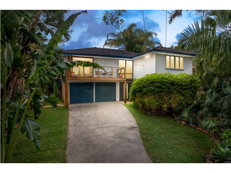 16 Dinterra Avenue, Ferny Hills QLD 4055