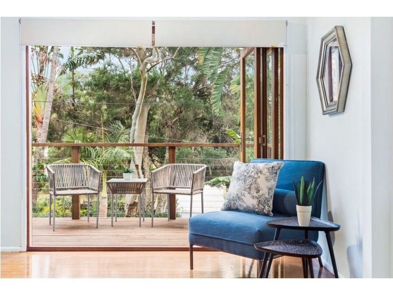 16 Dinterra Avenue, Ferny Hills QLD 4055