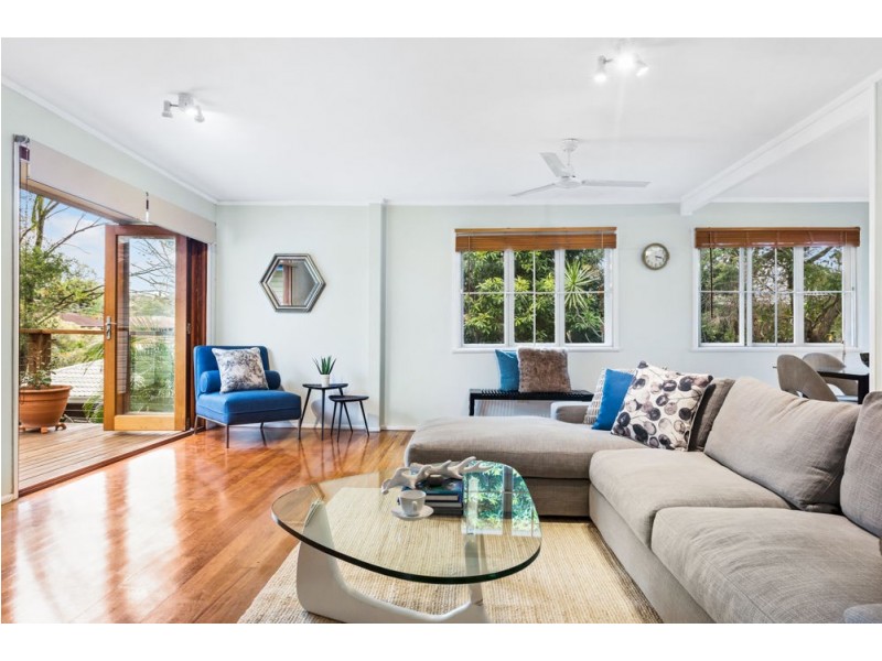 16 Dinterra Avenue, Ferny Hills QLD 4055