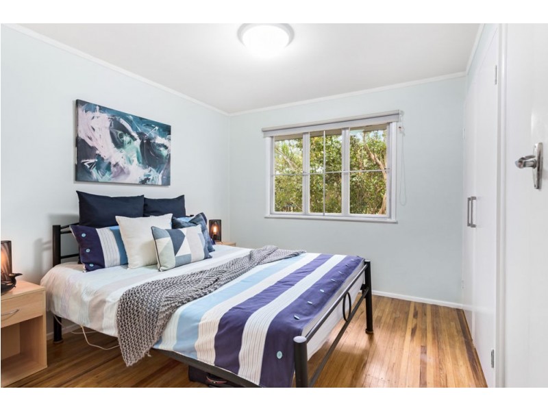 16 Dinterra Avenue, Ferny Hills QLD 4055