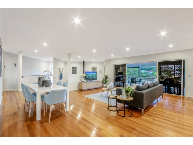 7 Dellwood Court, Ferny Hills QLD 4055