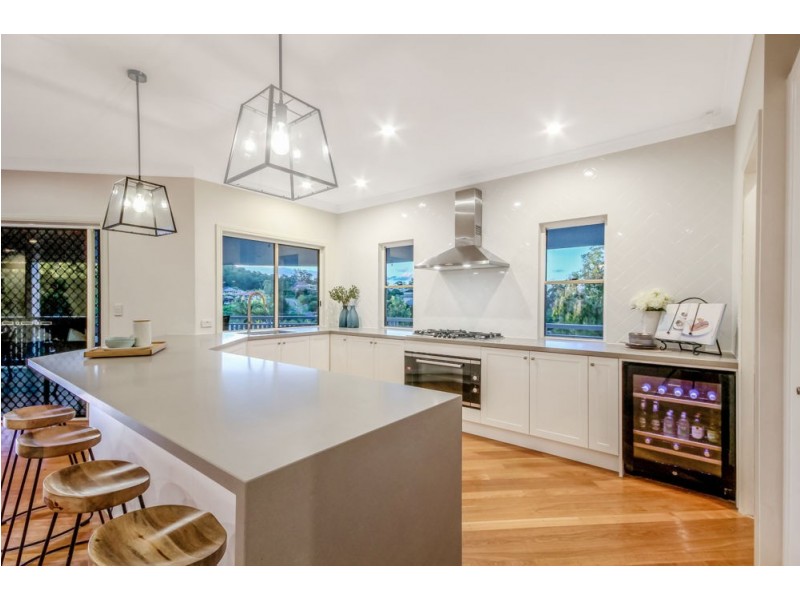 7 Dellwood Court, Ferny Hills QLD 4055