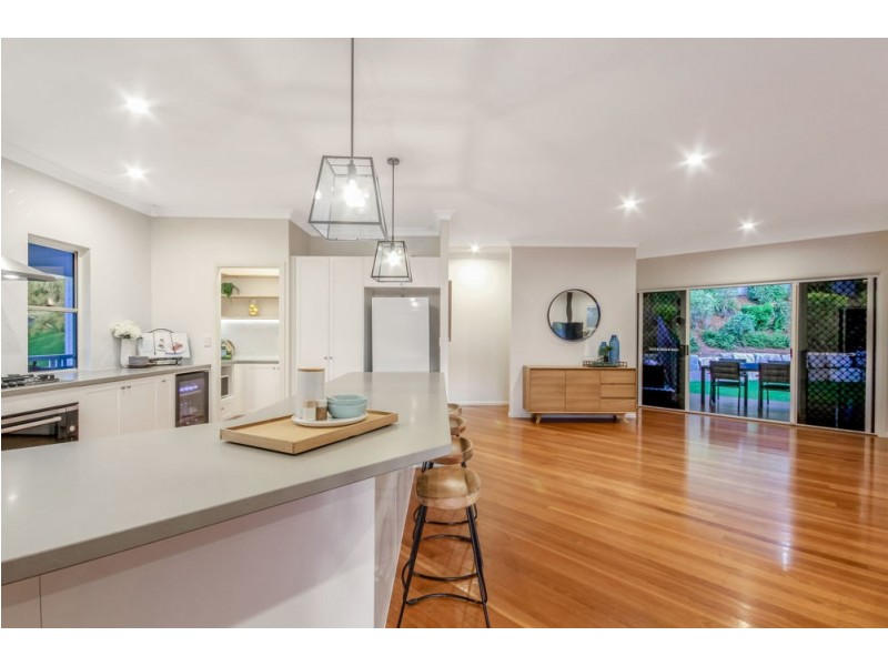 7 Dellwood Court, Ferny Hills QLD 4055