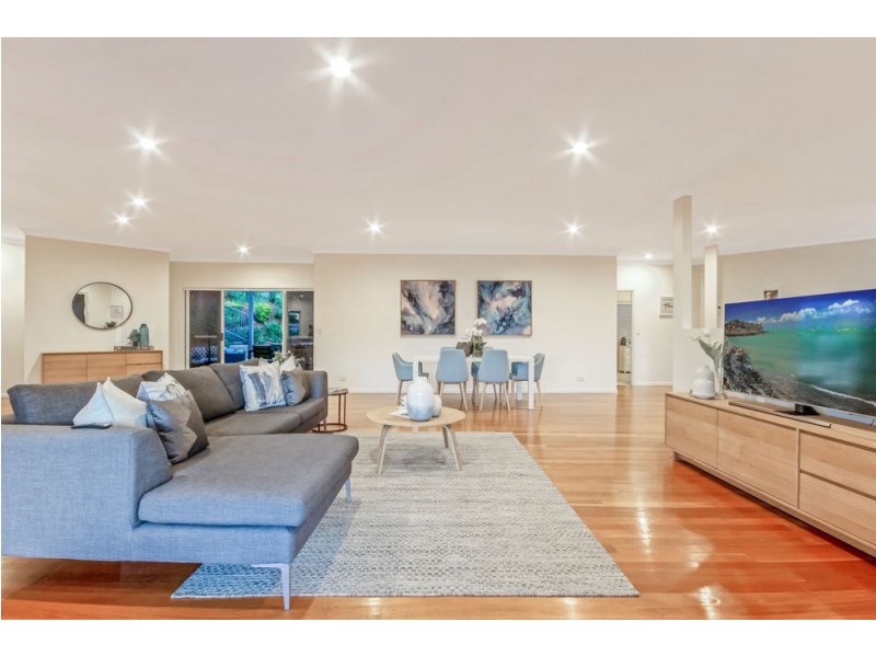 7 Dellwood Court, Ferny Hills QLD 4055