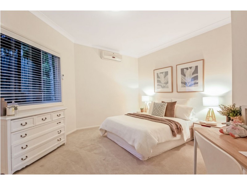 7 Dellwood Court, Ferny Hills QLD 4055