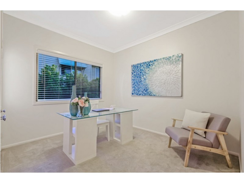 7 Dellwood Court, Ferny Hills QLD 4055