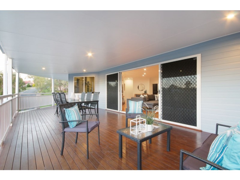 7 Dellwood Court, Ferny Hills QLD 4055