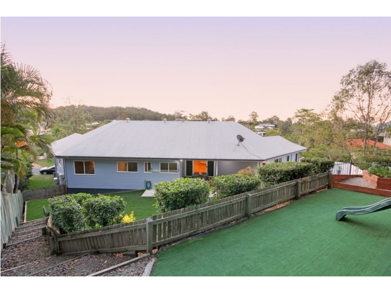 7 Dellwood Court, Ferny Hills QLD 4055