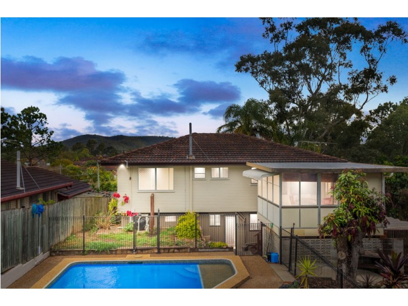 10 Crosby Avenue, Arana Hills QLD 4054