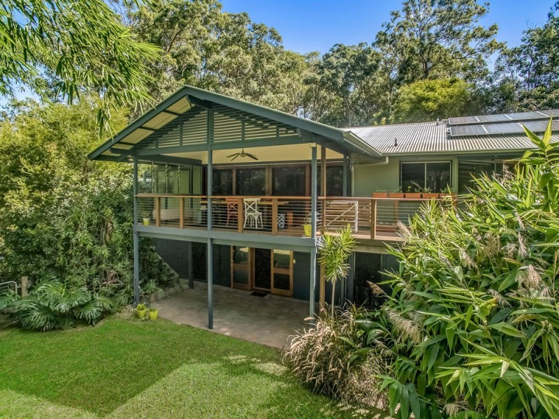 8 Narrien Court, Samford Village QLD 4520