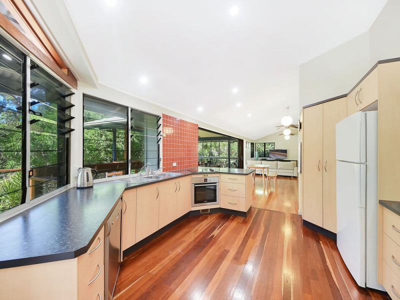 8 Narrien Court, Samford Village QLD 4520