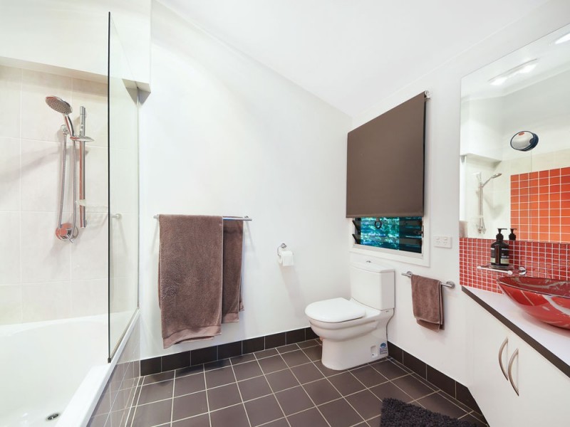 8 Narrien Court, Samford Village QLD 4520